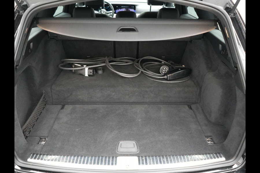 Mercedes-Benz E-Klasse Estate 300 e AMG 320pk PHEV Dealer O.H | SOH 87,7% | Trekhaak af Fabriek | Schuif-/kantel Dak | Widescreen Navi | Multibeam LED | Camera | Alcantara Sportstoelen Verwarmd | Apple Carplay | BLIS | 18"L.M | Plug In Hybrid