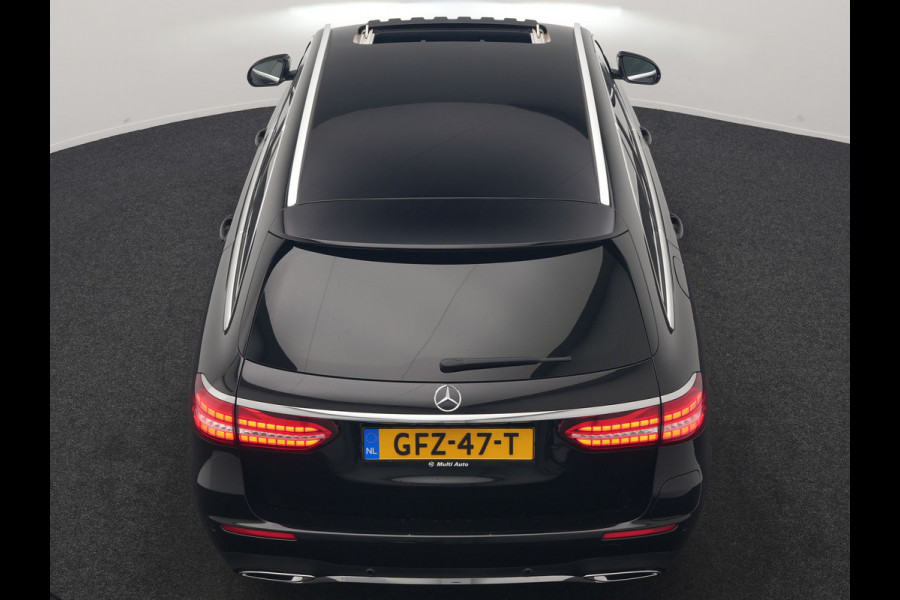 Mercedes-Benz E-Klasse Estate 300 e AMG 320pk PHEV Dealer O.H | SOH 87,7% | Trekhaak af Fabriek | Schuif-/kantel Dak | Widescreen Navi | Multibeam LED | Camera | Alcantara Sportstoelen Verwarmd | Apple Carplay | BLIS | 18"L.M | Plug In Hybrid