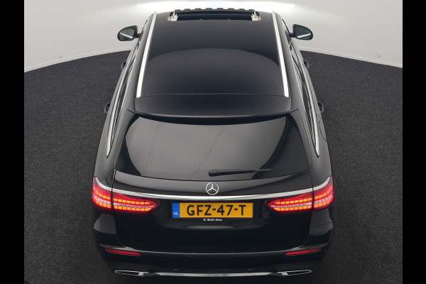 Mercedes-Benz E-Klasse Estate 300 e AMG 320pk PHEV Dealer O.H | SOH 87,7% | Trekhaak af Fabriek | Schuif-/kantel Dak | Widescreen Navi | Multibeam LED | Camera | Alcantara Sportstoelen Verwarmd | Apple Carplay | BLIS | 18"L.M | Plug In Hybrid