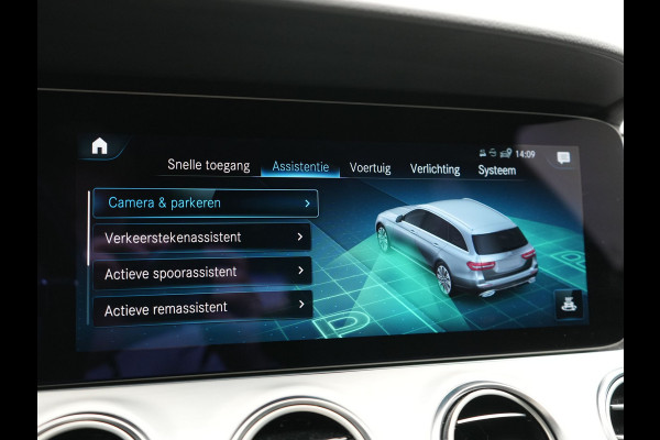 Mercedes-Benz E-Klasse Estate 300 e AMG 320pk PHEV Dealer O.H | SOH 87,7% | Trekhaak af Fabriek | Schuif-/kantel Dak | Widescreen Navi | Multibeam LED | Camera | Alcantara Sportstoelen Verwarmd | Apple Carplay | BLIS | 18"L.M | Plug In Hybrid