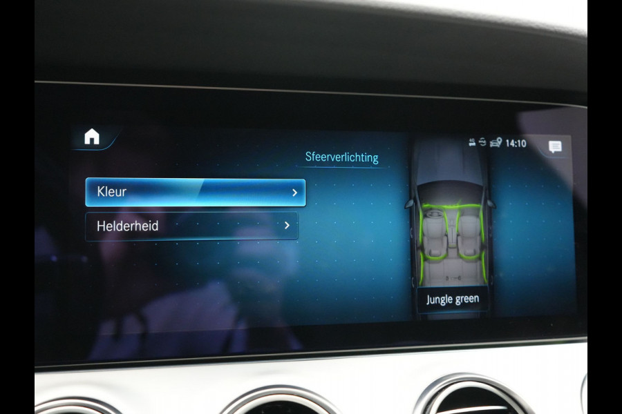 Mercedes-Benz E-Klasse Estate 300 e AMG 320pk PHEV Dealer O.H | SOH 87,7% | Trekhaak af Fabriek | Schuif-/kantel Dak | Widescreen Navi | Multibeam LED | Camera | Alcantara Sportstoelen Verwarmd | Apple Carplay | BLIS | 18"L.M | Plug In Hybrid