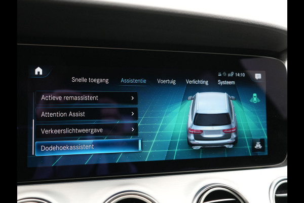 Mercedes-Benz E-Klasse Estate 300 e AMG 320pk PHEV Dealer O.H | SOH 87,7% | Trekhaak af Fabriek | Schuif-/kantel Dak | Widescreen Navi | Multibeam LED | Camera | Alcantara Sportstoelen Verwarmd | Apple Carplay | BLIS | 18"L.M | Plug In Hybrid