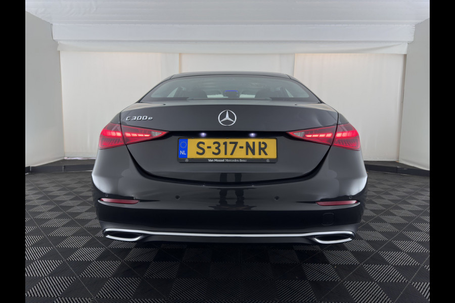 Mercedes-Benz C-Klasse 300 e Luxury Line (Plug-in) (3-Fase-11kW) (INCL-BTW)  Aut. *FULL-LED | AMBIENT-LIGHT | WIDESCREEN-COCKPIT | COMFORTSEATS | ADAPTIVE-CRUISE | CAMERA | NAVI-FULLMAP | SHIFTPADDLES | DAB | 17''ALU*