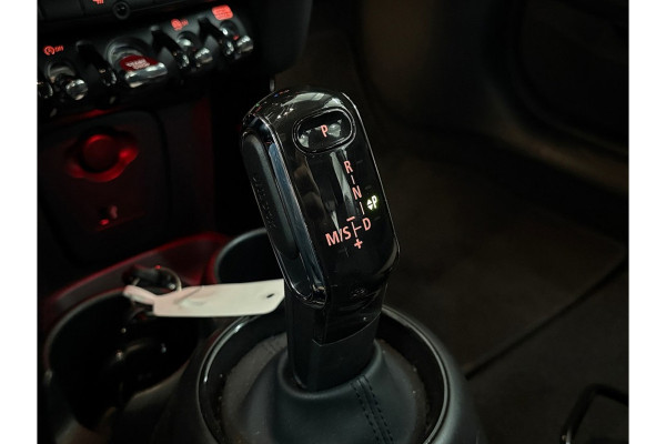 MINI 3-deurs 1.5 Cooper Camden Edition - Automaat - Navi - Climate - Org.NL