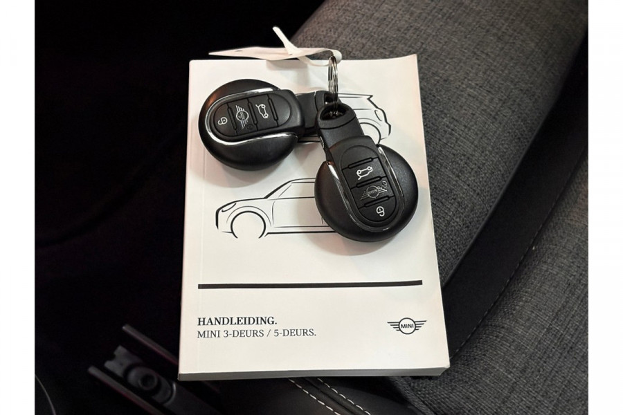 MINI 3-deurs 1.5 Cooper Camden Edition - Automaat - Navi - Climate - Org.NL