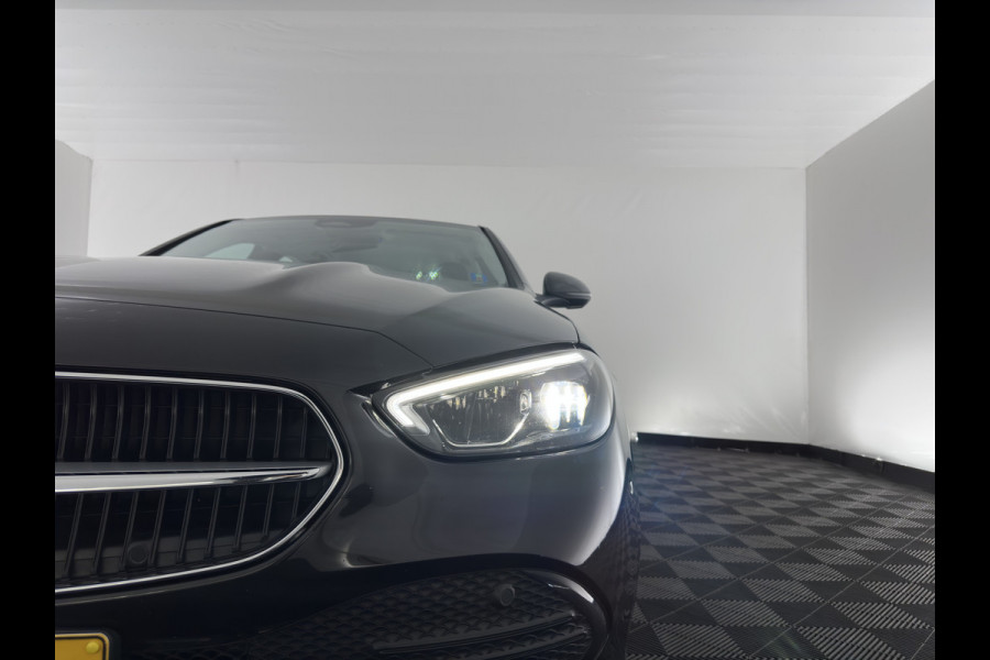 Mercedes-Benz C-Klasse 300 e Luxury Line (Plug-in) (3-Fase-11kW) (INCL-BTW)  Aut. *FULL-LED | AMBIENT-LIGHT | WIDESCREEN-COCKPIT | COMFORTSEATS | ADAPTIVE-CRUISE | CAMERA | NAVI-FULLMAP | SHIFTPADDLES | DAB | 17''ALU*
