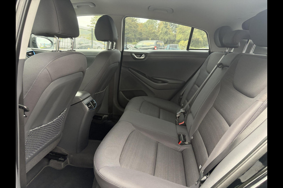 Hyundai IONIQ 1.6 GDi Comfort ✓Carplay✓Camera✓Navi✓Keyless✓Trekhaak✓141pk✓Rijstrooksensor✓Clima✓Cruise Pdc V+A✓N.A.P✓Apk tot 03-2027