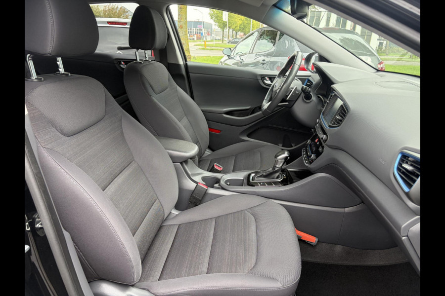 Hyundai IONIQ 1.6 GDi Comfort ✓Carplay✓Camera✓Navi✓Keyless✓Trekhaak✓141pk✓Rijstrooksensor✓Clima✓Cruise Pdc V+A✓N.A.P✓Apk tot 03-2027