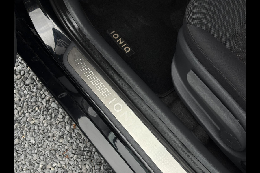 Hyundai IONIQ 1.6 GDi Comfort ✓Carplay✓Camera✓Navi✓Keyless✓Trekhaak✓141pk✓Rijstrooksensor✓Clima✓Cruise Pdc V+A✓N.A.P✓Apk tot 03-2027