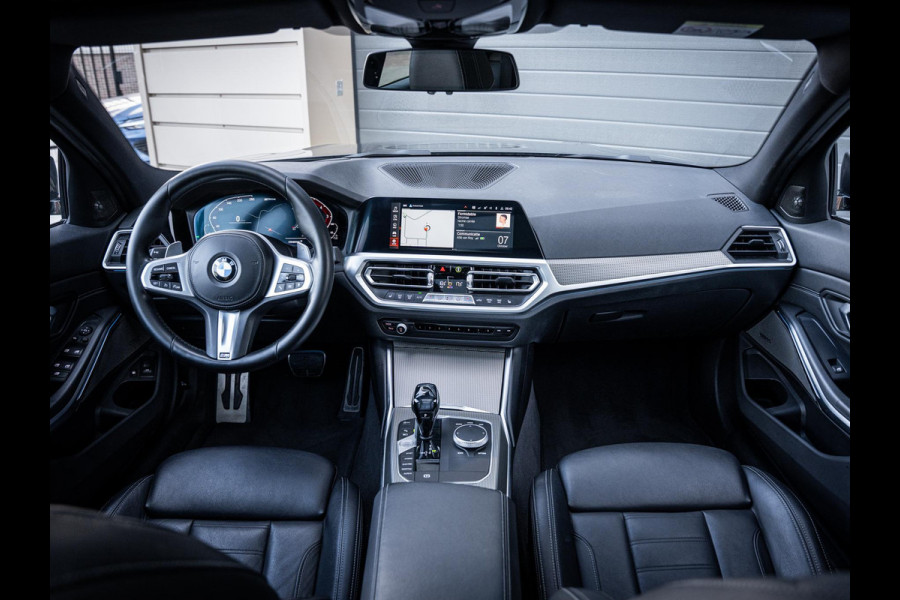 BMW 3 Serie Touring 330e High Executive - M-Sport l Laser l Pano l Trekhaak l HUD