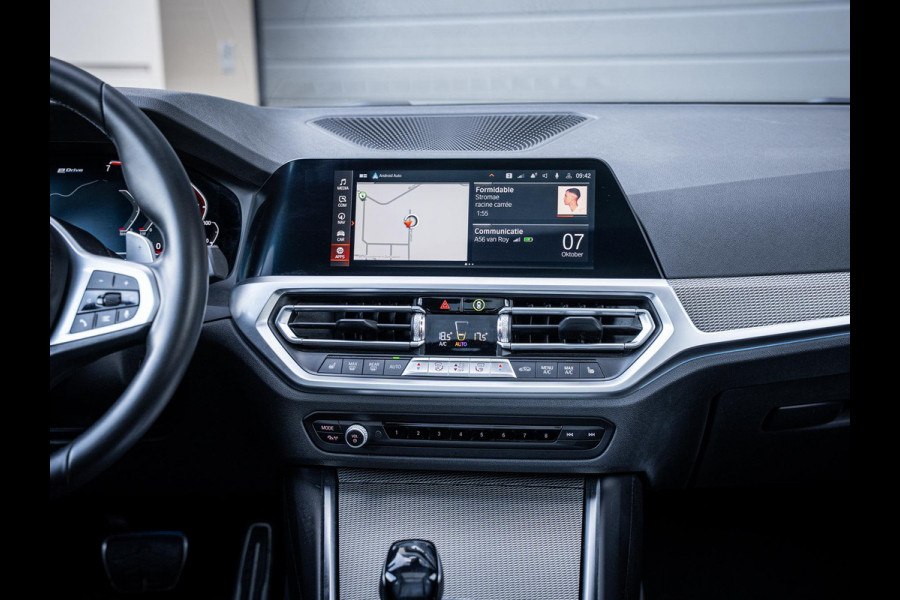 BMW 3 Serie Touring 330e High Executive - M-Sport l Laser l Pano l Trekhaak l HUD