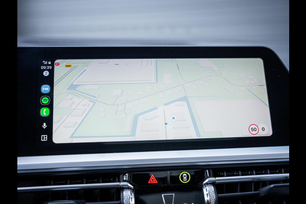 BMW 3 Serie Touring 330e High Executive - M-Sport l Laser l Pano l Trekhaak l HUD
