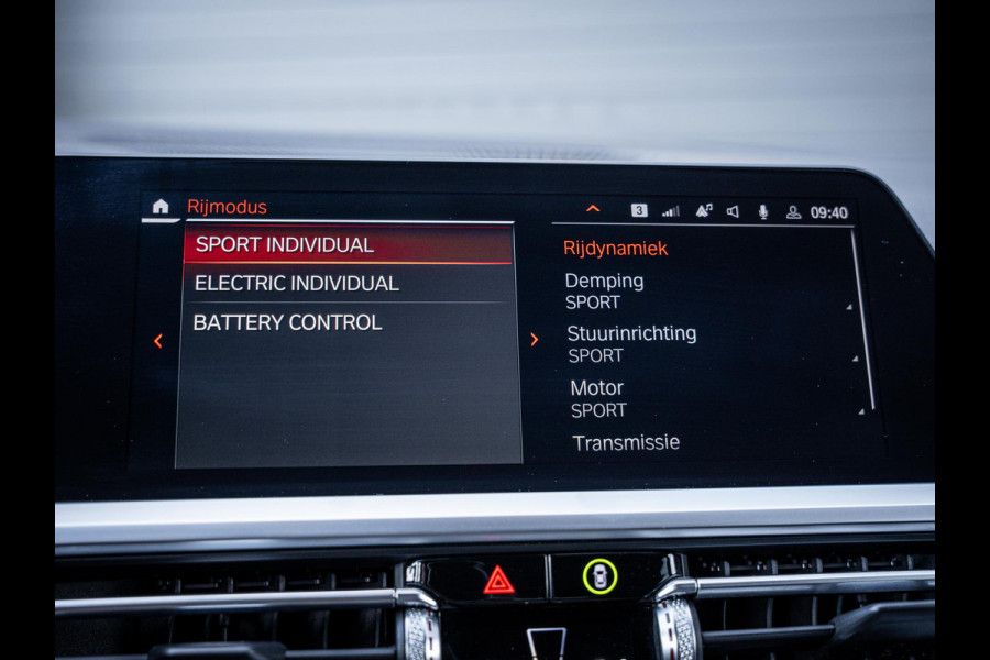 BMW 3 Serie Touring 330e High Executive - M-Sport l Laser l Pano l Trekhaak l HUD