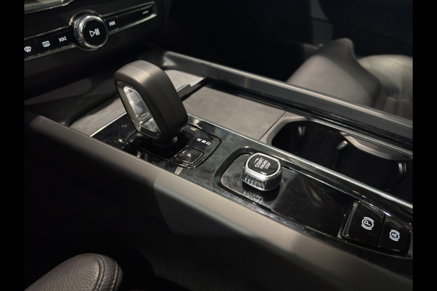 Volvo XC60 T6 Aut. Long Range Plus Dark Leder ACC Stoelverwarming 350pk