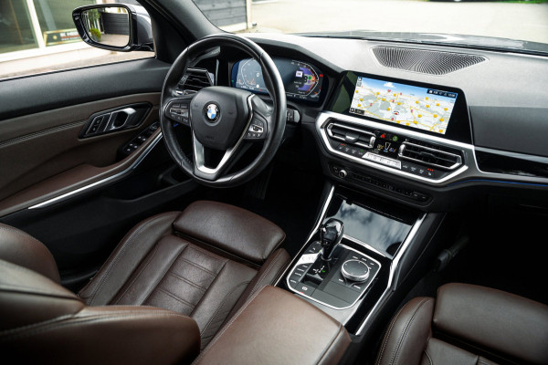 BMW 3 Serie Touring 318i High Executive Edition I NAP I pano I 1e Eigenaar I Zeer netjes I BTW