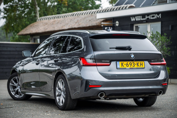 BMW 3 Serie Touring 318i High Executive Edition I NAP I pano I 1e Eigenaar I Zeer netjes I BTW