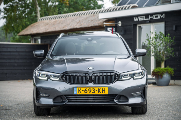 BMW 3 Serie Touring 318i High Executive Edition I NAP I pano I 1e Eigenaar I Zeer netjes I BTW