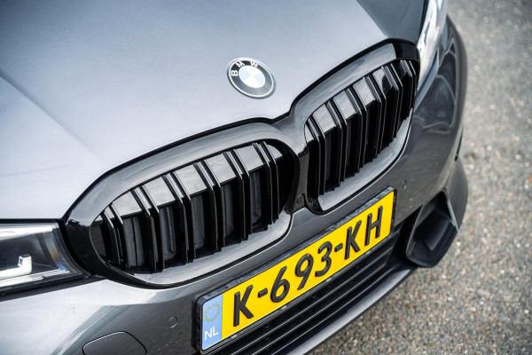 BMW 3 Serie Touring 318i High Executive Edition I NAP I pano I 1e Eigenaar I Zeer netjes I BTW