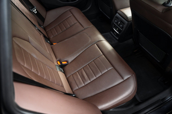 BMW 3 Serie Touring 318i High Executive Edition I NAP I pano I 1e Eigenaar I Zeer netjes I BTW