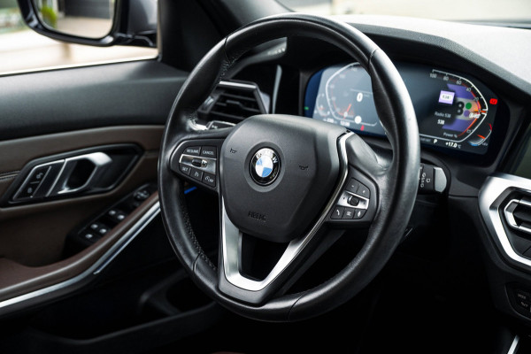 BMW 3 Serie Touring 318i High Executive Edition I NAP I pano I 1e Eigenaar I Zeer netjes I BTW