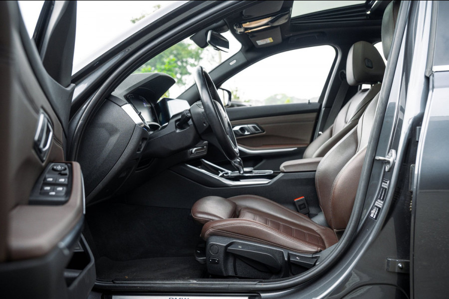 BMW 3 Serie Touring 318i High Executive Edition I NAP I pano I 1e Eigenaar I Zeer netjes I BTW
