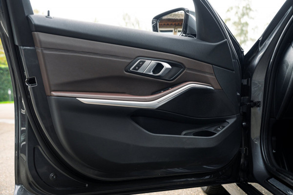 BMW 3 Serie Touring 318i High Executive Edition I NAP I pano I 1e Eigenaar I Zeer netjes I BTW