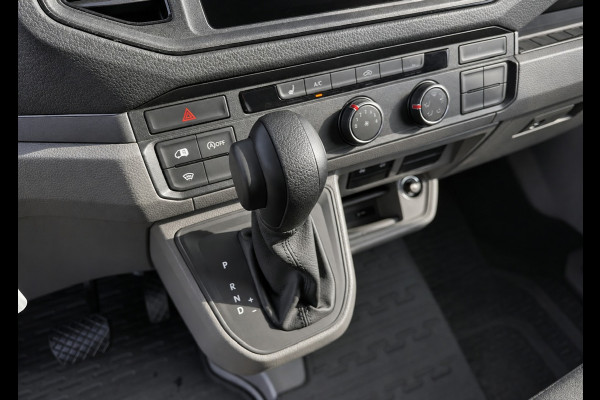 Volkswagen Crafter 35 2.0 TDI L3H2 PB Edition Adaptieve Cruise, Camera, Carplay, LED, Stoelverwarming, 177pk, Automaat, Multimedia,  Voorruit verwarming, Uniek!