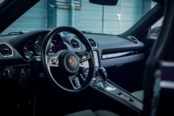 Porsche 718 Boxster 2.0 T / NL Auto / 18-Voudig / Carplay / Approved / Camera
