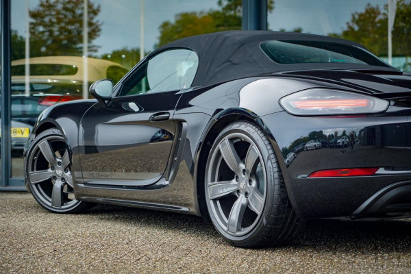 Porsche 718 Boxster 2.0 T / NL Auto / 18-Voudig / Carplay / Approved / Camera