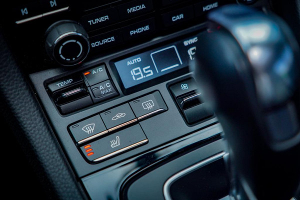 Porsche 718 Boxster 2.0 T / NL Auto / 18-Voudig / Carplay / Approved / Camera