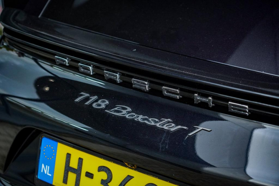 Porsche 718 Boxster 2.0 T / NL Auto / 18-Voudig / Carplay / Approved / Camera