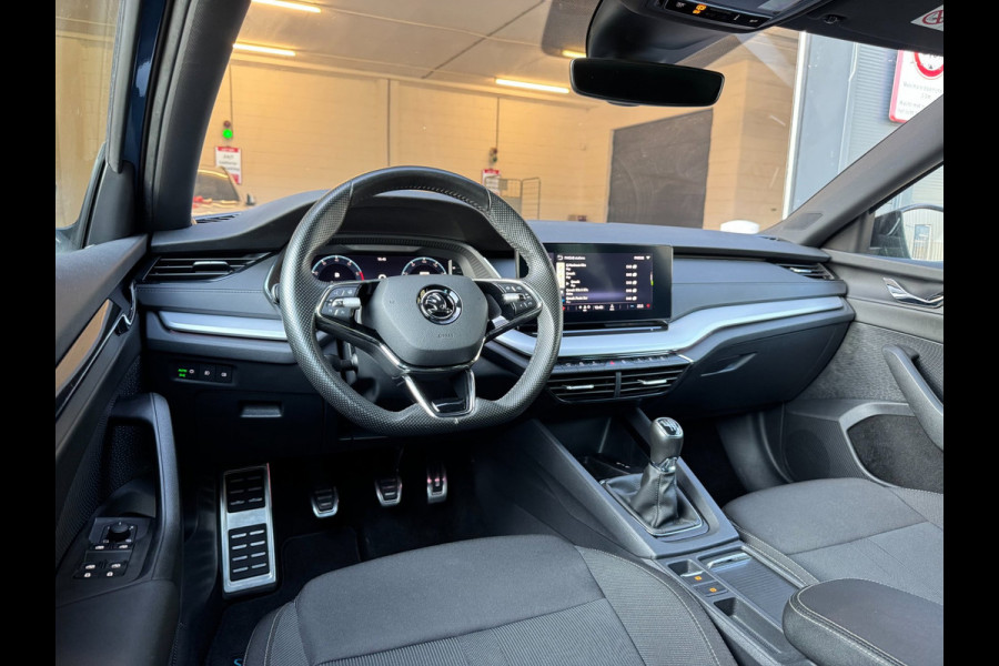 Škoda Octavia Combi 1.0 TSI Sport Business / NAP!! / ADAPTIVE / TREKHAAK / STUURVERW. / CARPLAY / SFEER / P.SENSOR V+A / KEYLESS !