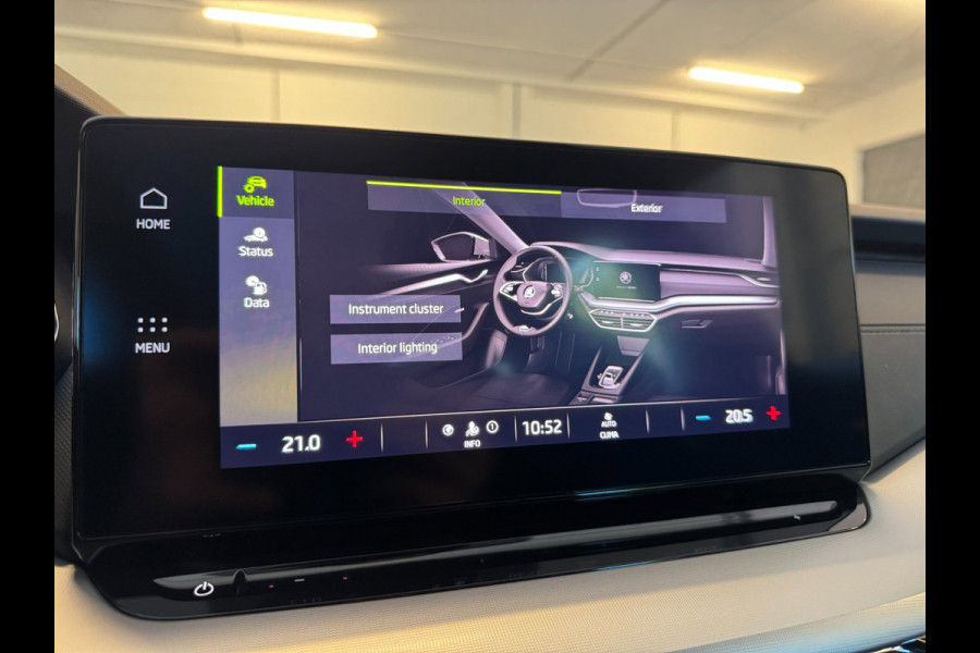 Škoda Octavia Combi 1.0 TSI Sport Business / NAP!! / ADAPTIVE / TREKHAAK / STUURVERW. / CARPLAY / SFEER / P.SENSOR V+A / KEYLESS !