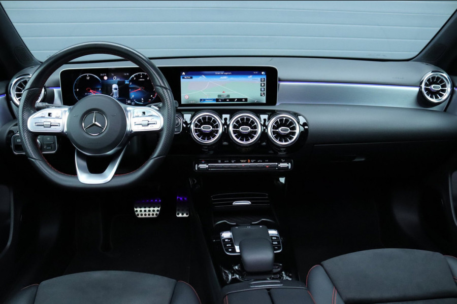 Mercedes-Benz A-Klasse 250 Pano / sfeerverlichting / Carplay