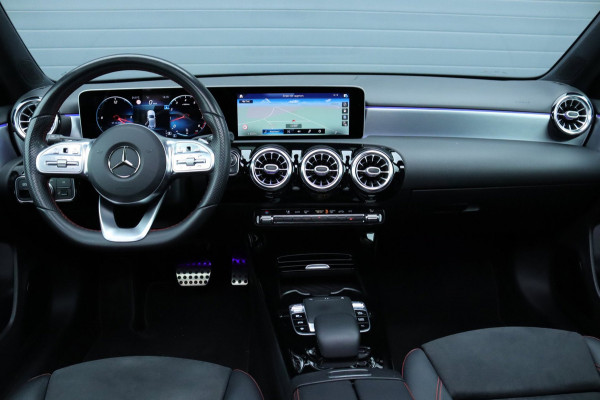 Mercedes-Benz A-Klasse 250 Pano / sfeerverlichting / Carplay