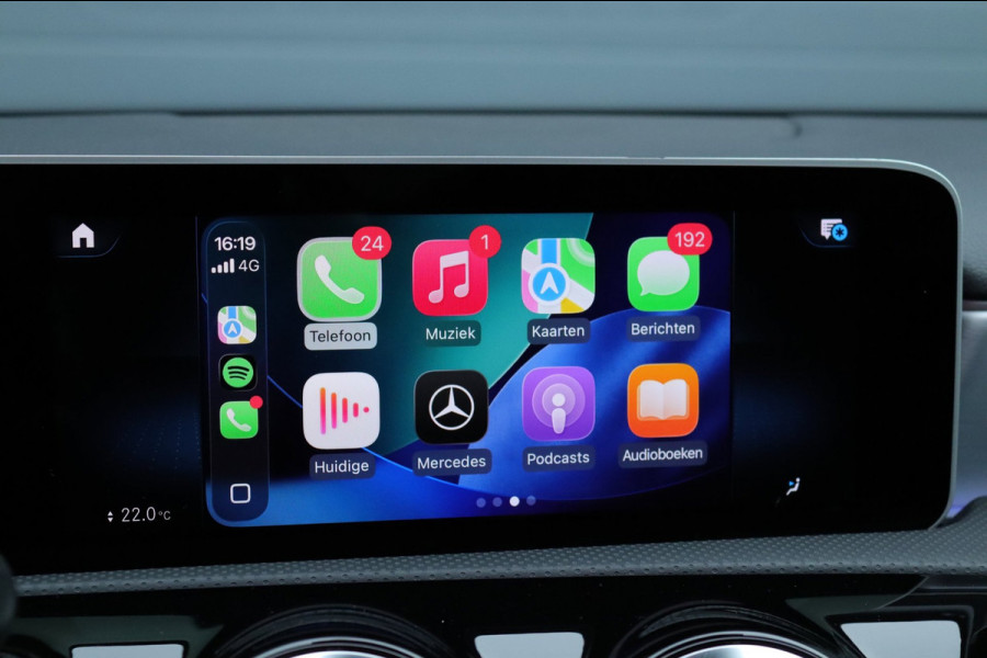 Mercedes-Benz A-Klasse 250 Pano / sfeerverlichting / Carplay