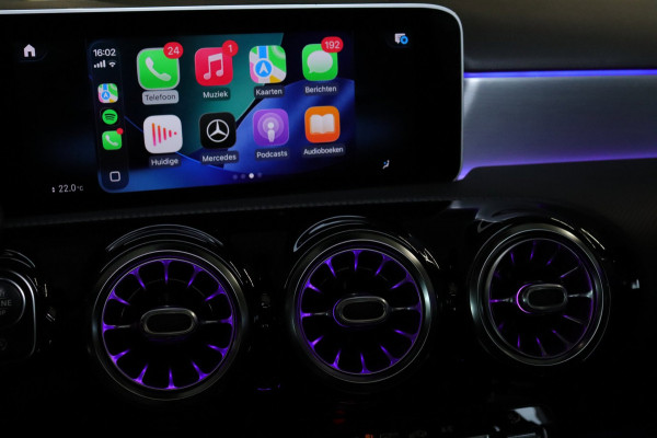 Mercedes-Benz A-Klasse 250 Pano / sfeerverlichting / Carplay