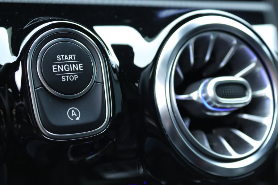 Mercedes-Benz A-Klasse 250 Pano / sfeerverlichting / Carplay
