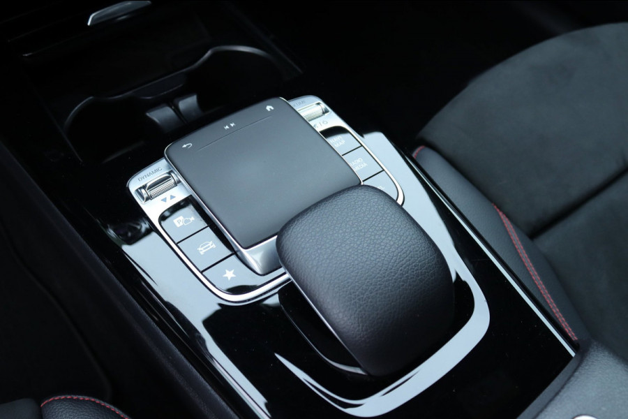 Mercedes-Benz A-Klasse 250 Pano / sfeerverlichting / Carplay