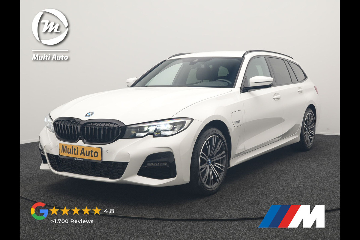 BMW 3 Serie Touring 320e xDrive M Sport PHEV Dealer O.H. | Camera | Alcantara Sportstoelen & Stuur Verwarmd | Sfeerverlichting | Keyless | Blis | Apple Carplay | Navigatie | DAB | 18"L.M | Plug In Hybrid |