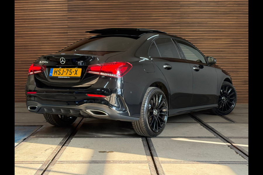 Mercedes-Benz A-Klasse 250 e AMG Line | Stoelverwarming | Alcantara | Panorama dak | Carplay | Head-Up | Multibeam LED |Keyless Go