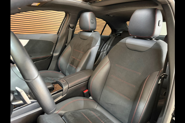 Mercedes-Benz A-Klasse 250 e AMG Line | Stoelverwarming | Alcantara | Panorama dak | Carplay | Head-Up | Multibeam LED |Keyless Go