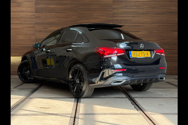 Mercedes-Benz A-Klasse 250 e AMG Line | Stoelverwarming | Alcantara | Panorama dak | Carplay | Head-Up | Multibeam LED |Keyless Go