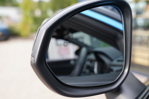 Lynk & Co 01 1.5 | Prijs rijklaar incl. 12 mnd garantie | PDC Panoramadak LMV Navi Apple carplay/Android auto Camera