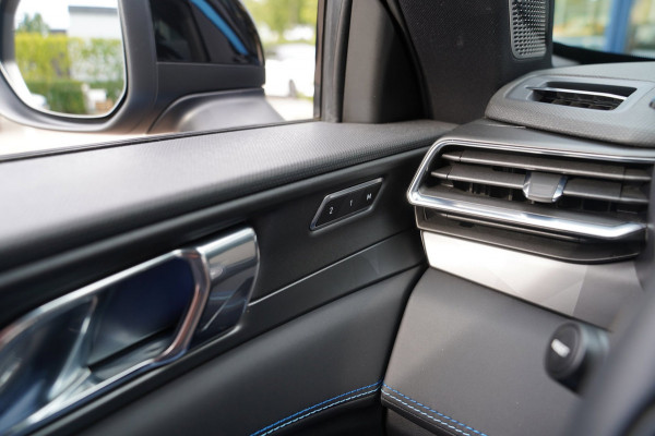 Lynk & Co 01 1.5 | Prijs rijklaar incl. 12 mnd garantie | PDC Panoramadak LMV Navi Apple carplay/Android auto Camera