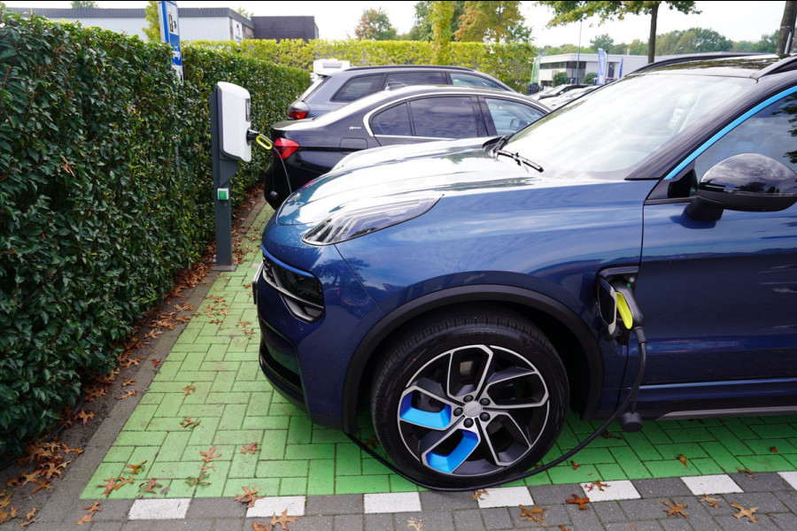 Lynk & Co 01 1.5 | Prijs rijklaar incl. 12 mnd garantie | PDC Panoramadak LMV Navi Apple carplay/Android auto Camera
