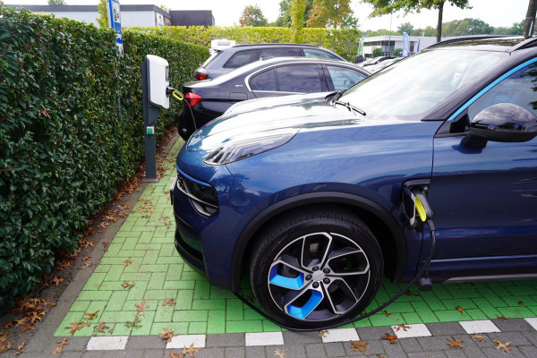 Lynk & Co 01 1.5 | Prijs rijklaar incl. 12 mnd garantie | PDC Panoramadak LMV Navi Apple carplay/Android auto Camera