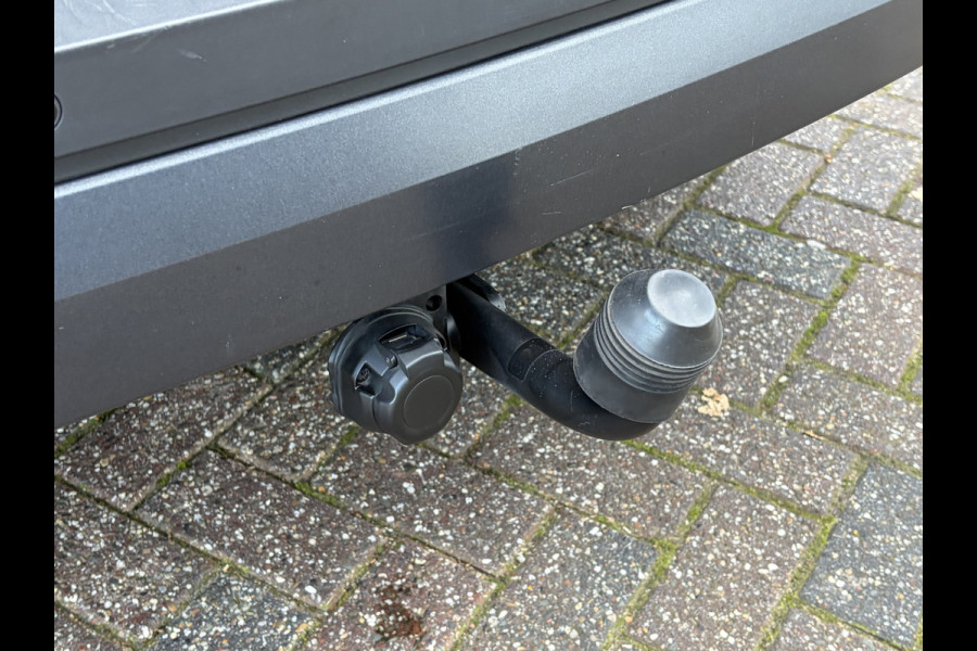 Škoda Karoq 1.5 TSI ACT Style Business Trekhaak Pano Leer Adap.Cruise Memory Camera VOL!