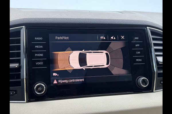 Škoda Karoq 1.5 TSI ACT Style Business Trekhaak Pano Leer Adap.Cruise Memory Camera VOL!