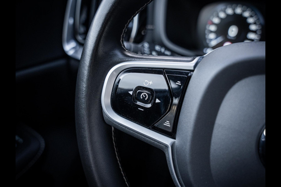 Volvo V60 2.0 T8 Recharge AWD R-Design - Pano l ACC l 19'' l 360cam l Memory l HUD